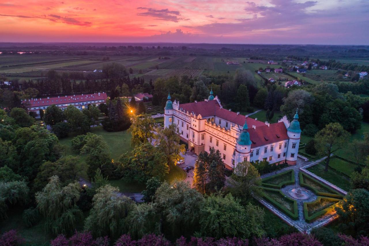 Zamek W Baranowie Sandomierskim บารานูฟซานโดมิเอสกี ภายนอก รูปภาพ